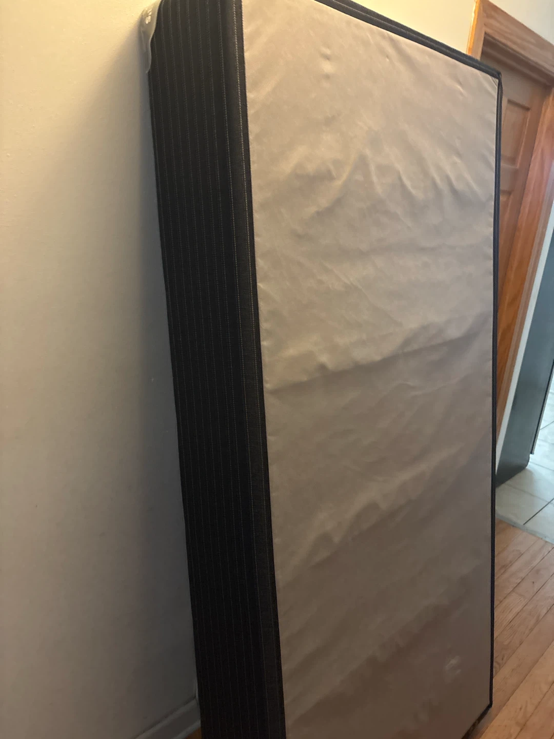 Twin box spring - photo 2