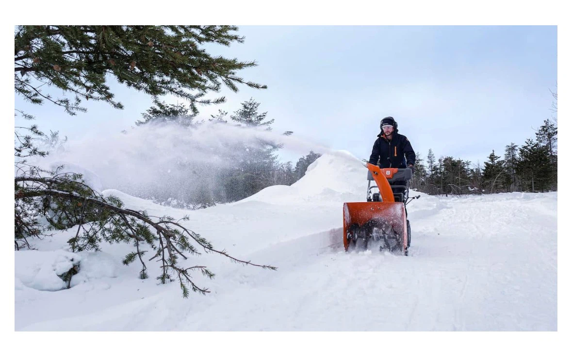 Husqvarna ST124 212cc Gas Snowblower, Electric Start, 24-in - photo 4