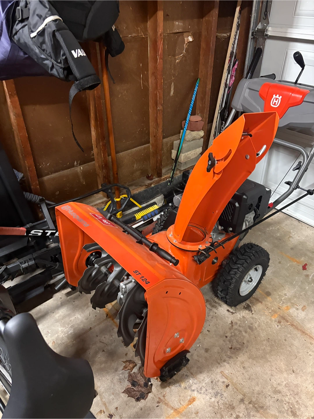 Husqvarna ST124 212cc Gas Snowblower, Electric Start, 24-in - photo 5