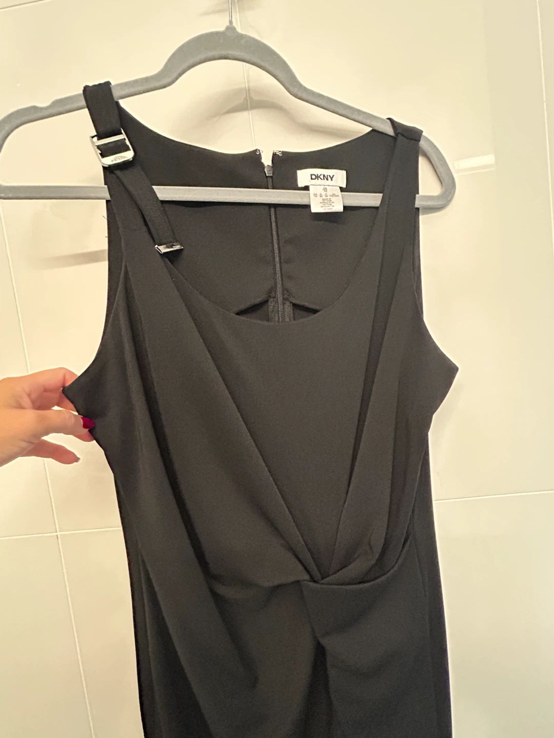 DKNY Black Sleeveless Twist-Front Dress - photo 2