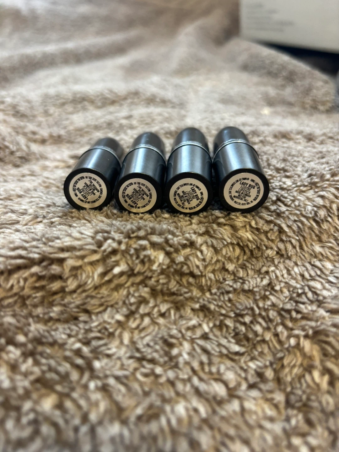4 MAC Lustre Lipsticks in Lady Bug - photo 2