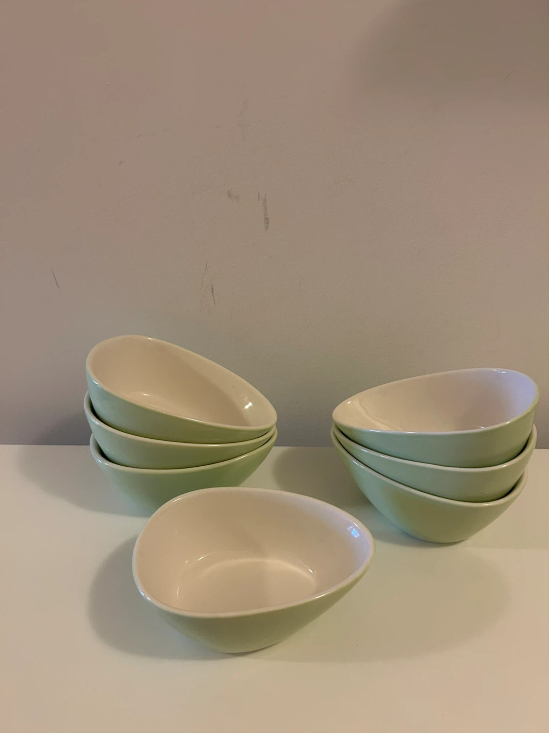 Set of 7 dt Ceramic Bowls