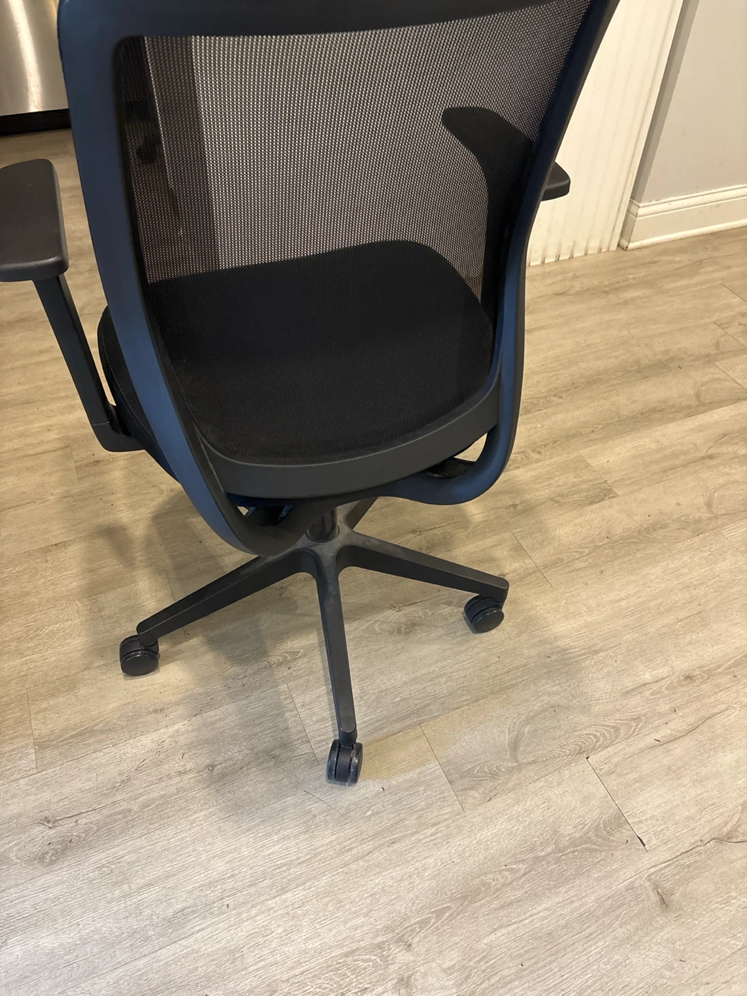 Black Mesh Office Chair - photo 3