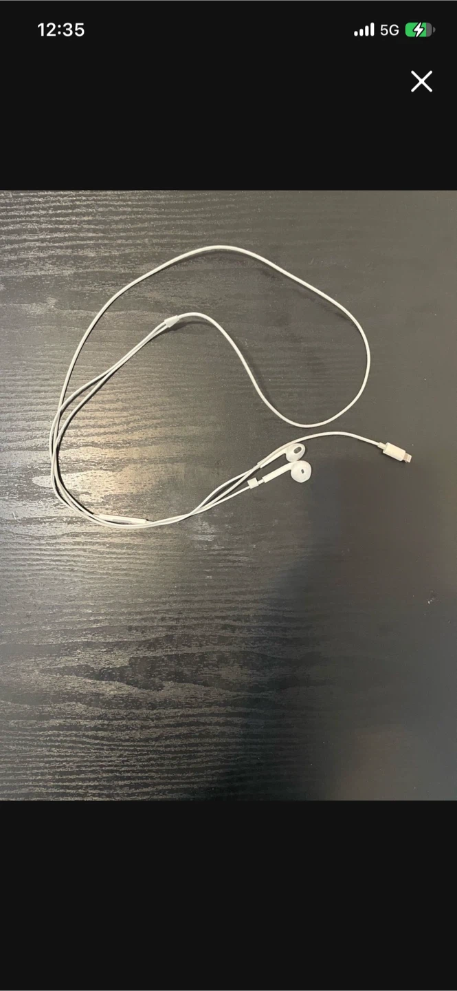 Apple EarPods with Lightning Connector