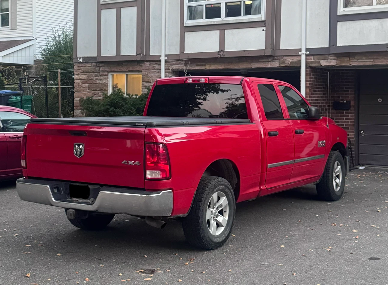 2016 Ram 1500 / 1 owner / Zero accident/ zero rust