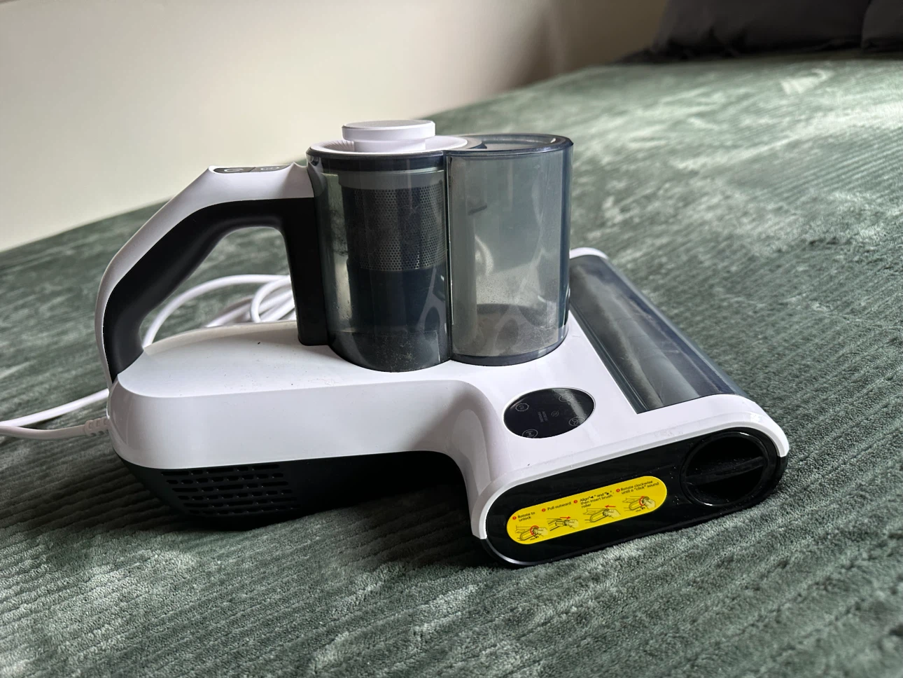 Dibea UV-30 UV Vacuum Cleaner