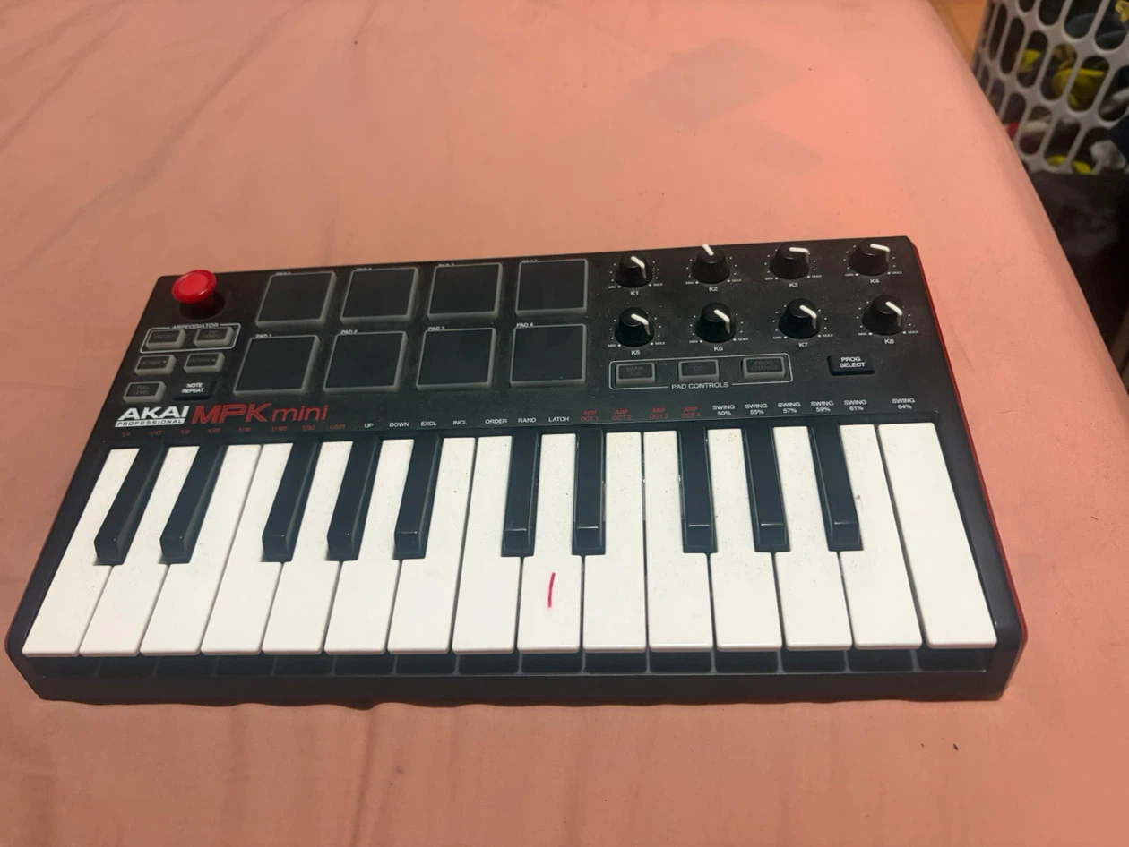 Akai MPK mini w/cable - photo 3