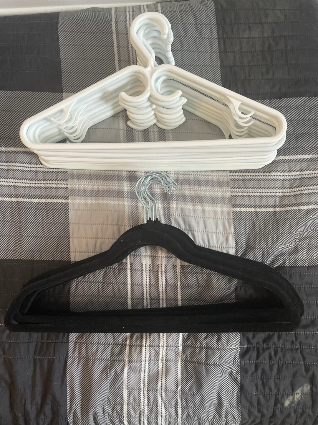 Title: White Plastic Clothes Hangers – Set of 10