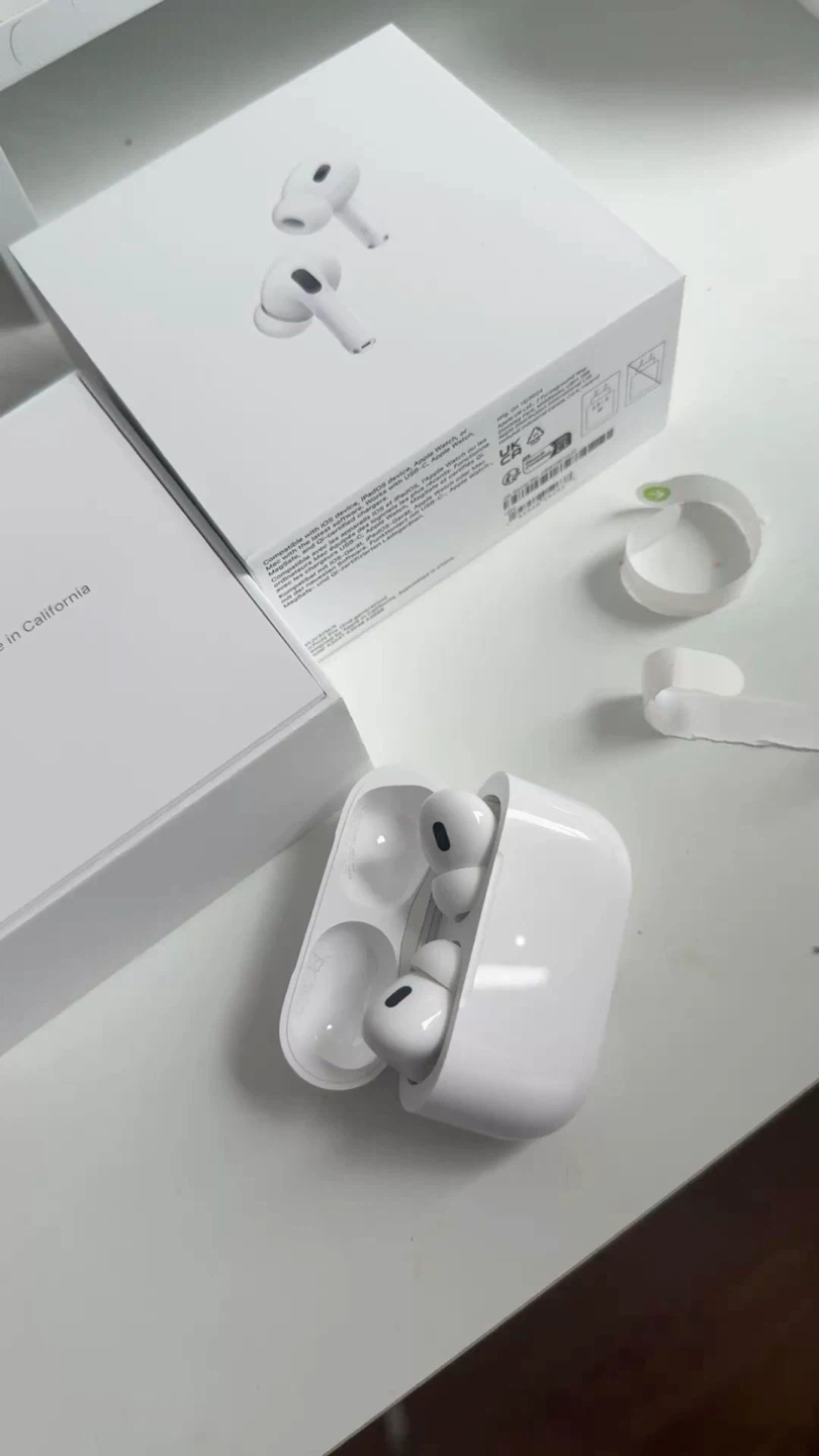 Apple AirPods Pro (2nd Generation) - photo 2