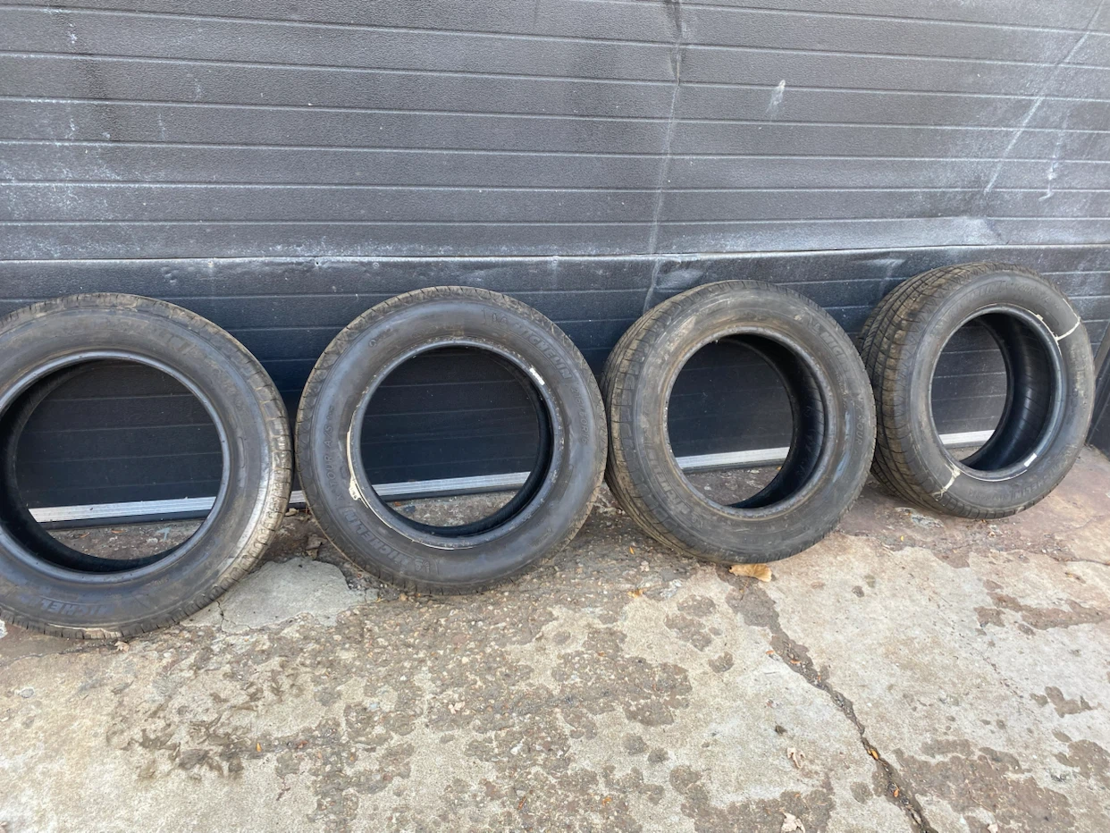 Set of 4 Michelin 215/60R16 Tires