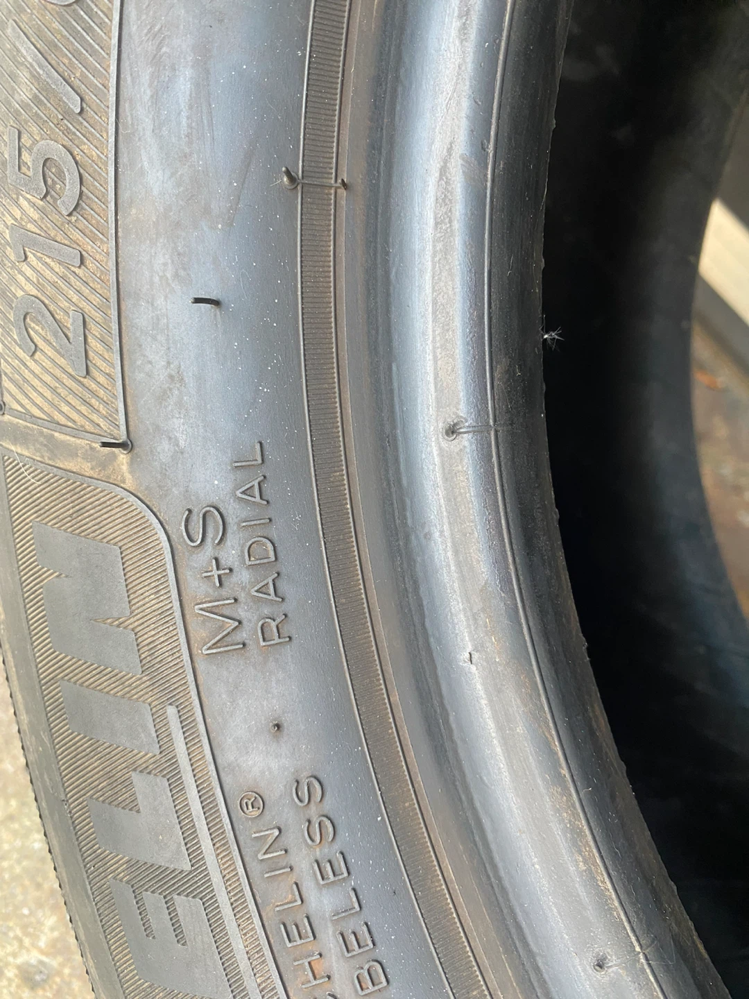 Set of 4 Michelin 215/60R16 Tires - photo 2
