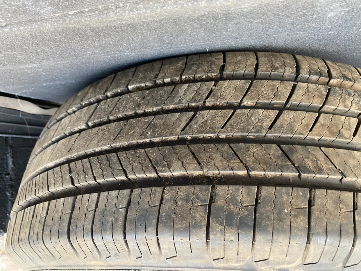 Set of 4 Michelin 215/60R16 Tires - photo 5