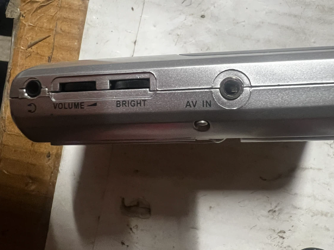 Curtis Portable Mini TV - photo 3