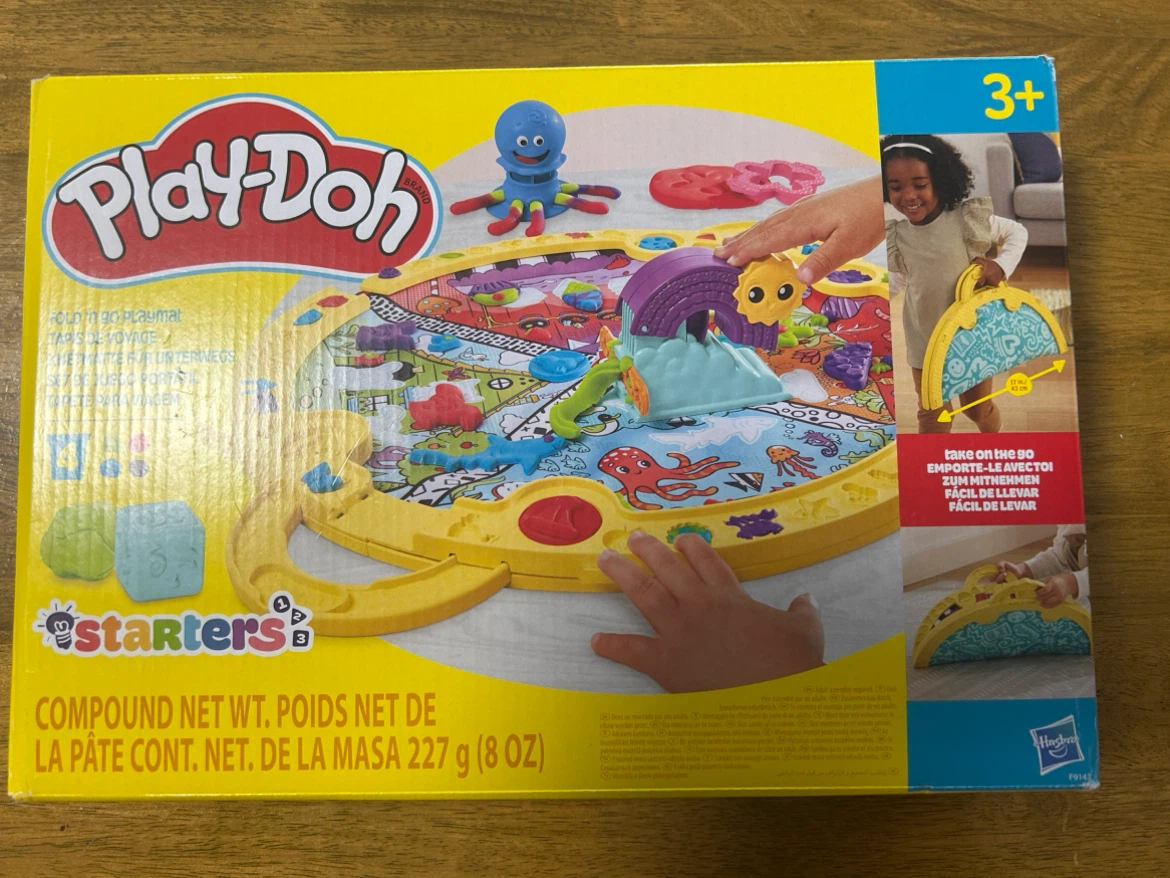 Play-Doh Fold 'n Go Playmat