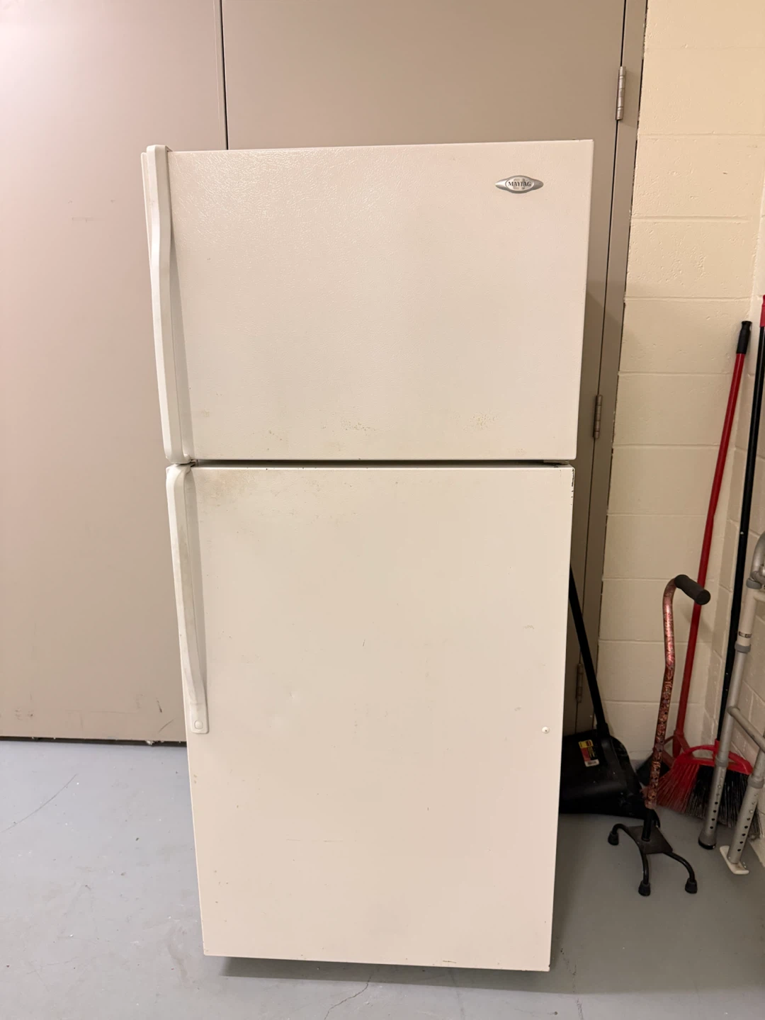 Maytag White Top-Freezer Refrigerator