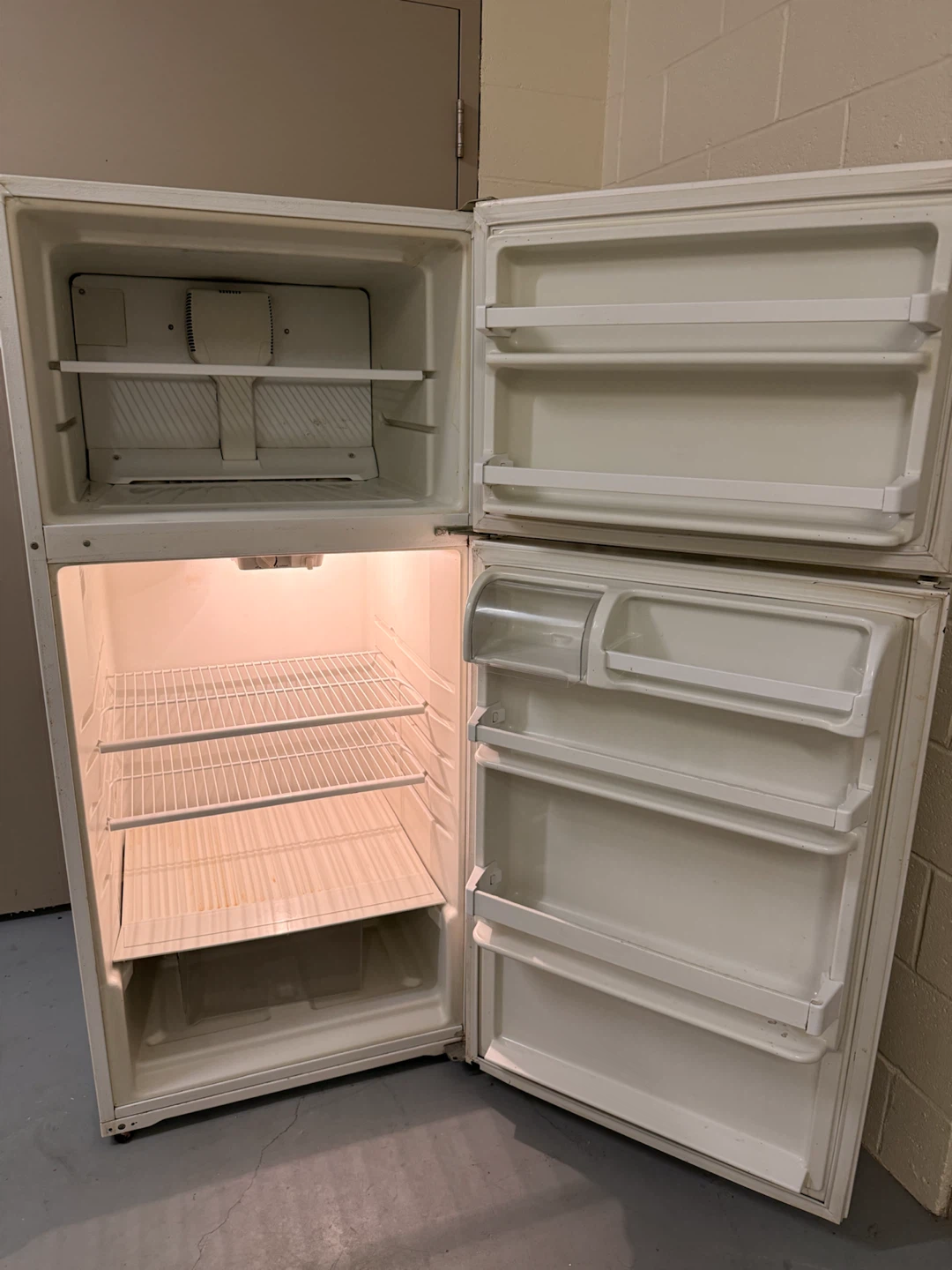 Maytag White Top-Freezer Refrigerator - photo 3