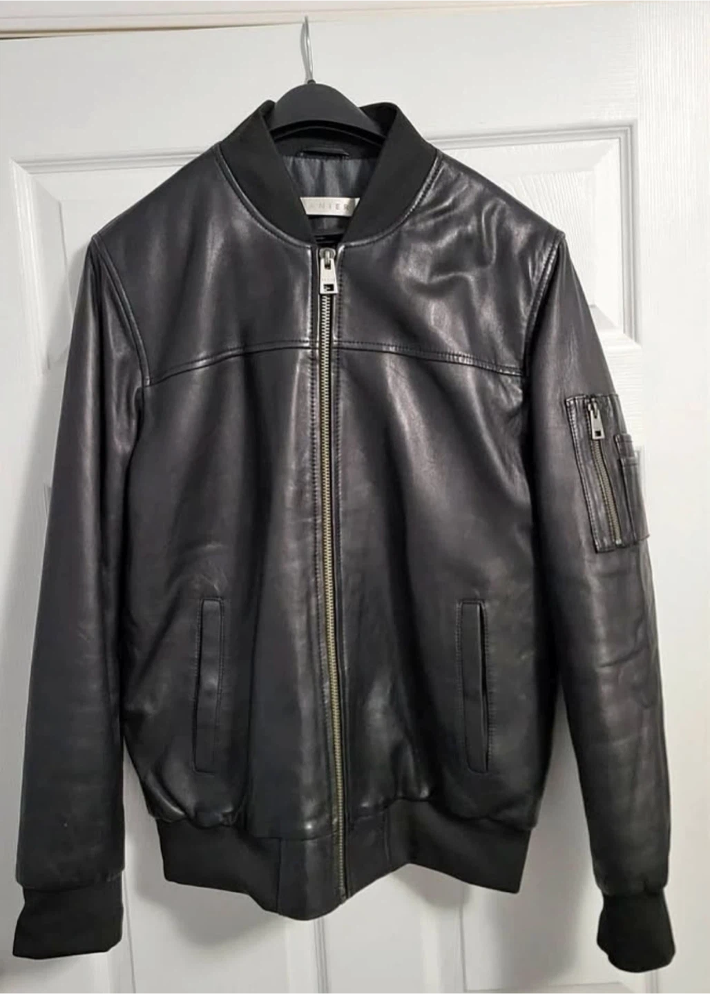 Danier Black Leather Bomber Jacket- Size M - photo 2