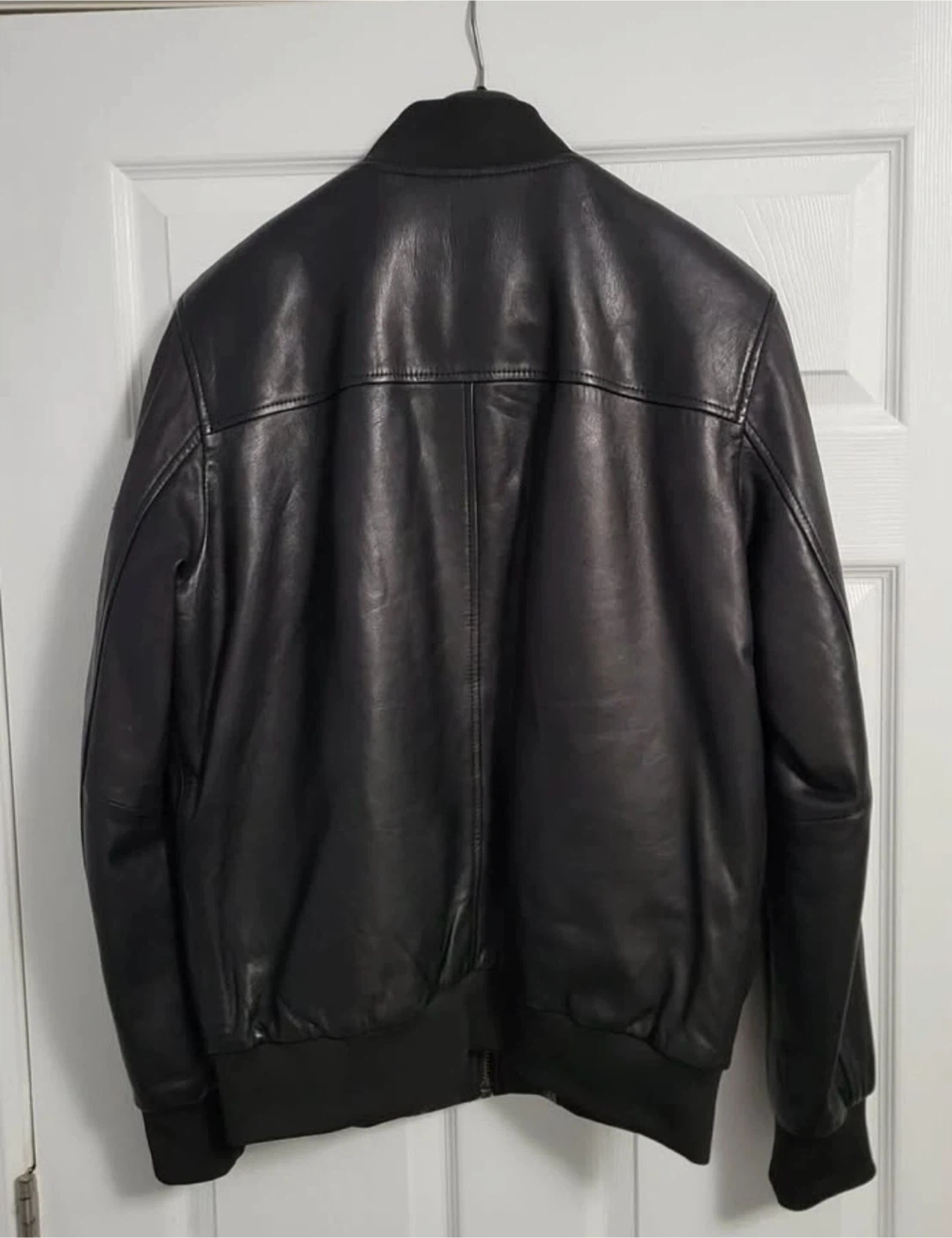 Danier Black Leather Bomber Jacket- Size M - photo 3
