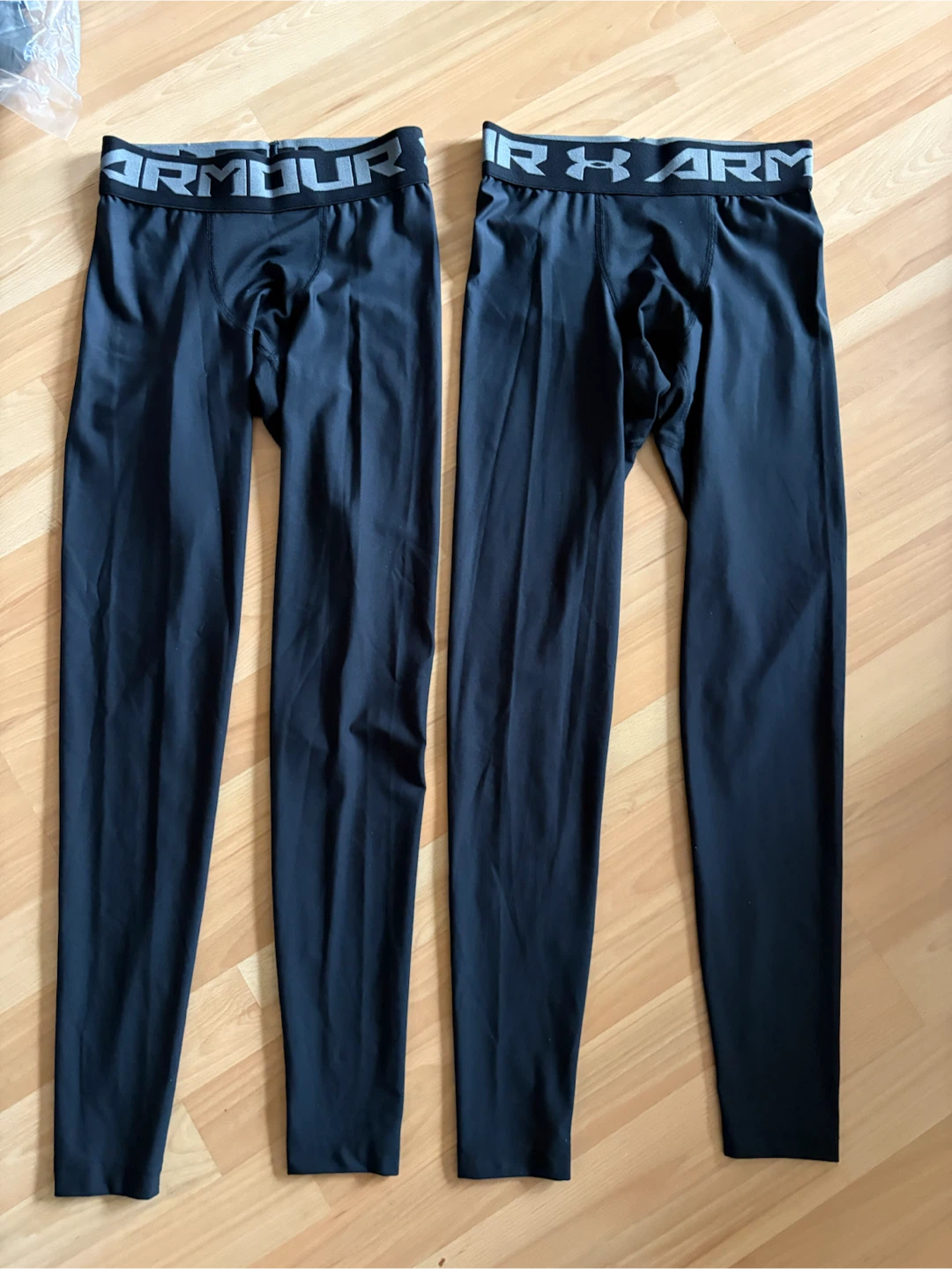 2 Under Armour Long Johns Mens Small Black Bottom Compression