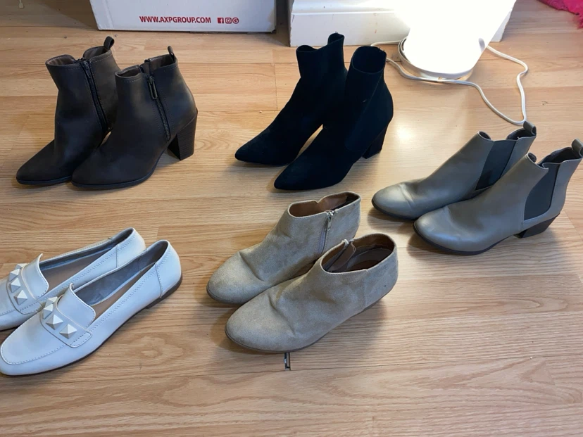 $10 - Assorted Women's Footwear - photo 3