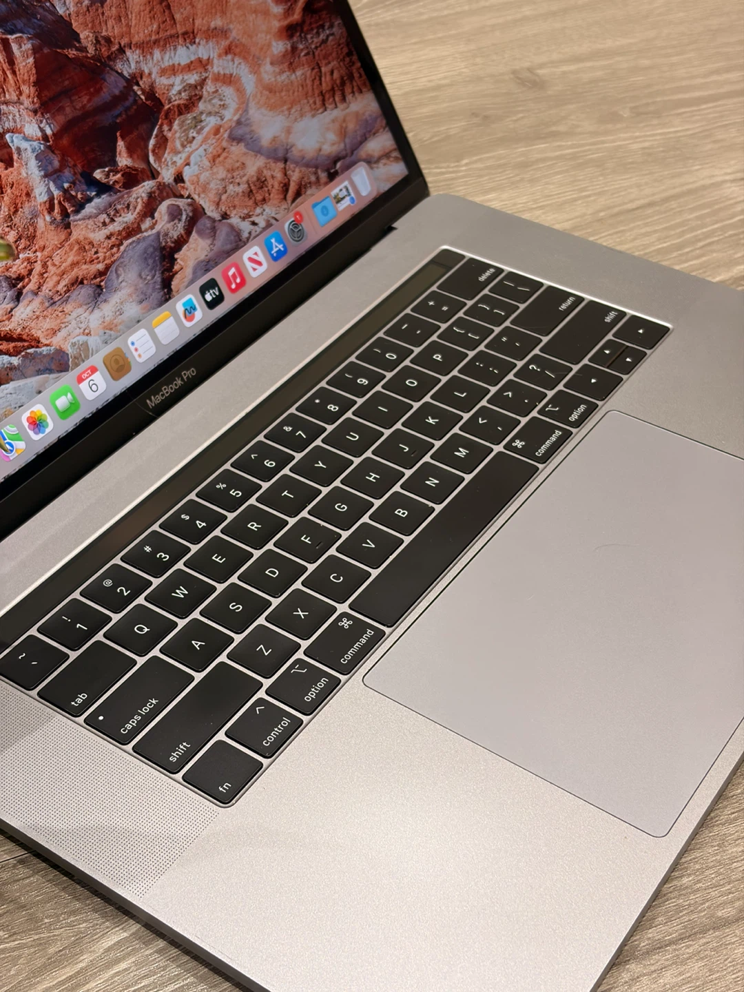 MacBook Pro 15" 2019 (Intel i7 / 16GB / 256GB) — Space Gray - photo 3