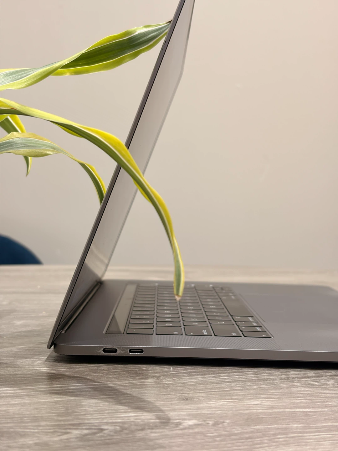 MacBook Pro 15" 2019 (Intel i7 / 16GB / 256GB) — Space Gray - photo 4
