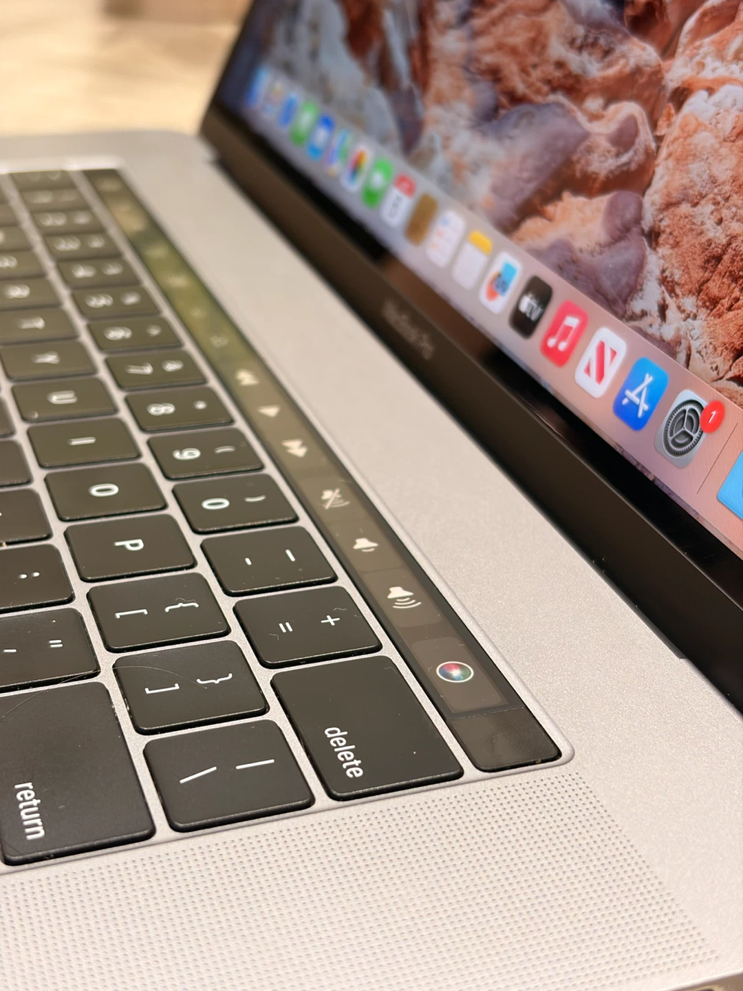 MacBook Pro 15" 2019 (Intel i7 / 16GB / 256GB) — Space Gray - photo 5
