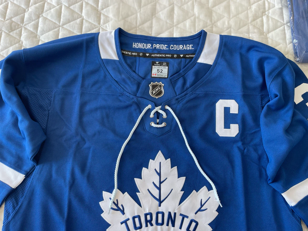 NEW Toronto Maple Leafs Jerseys | 34 - Matthews, Sizes: L, M - photo 2
