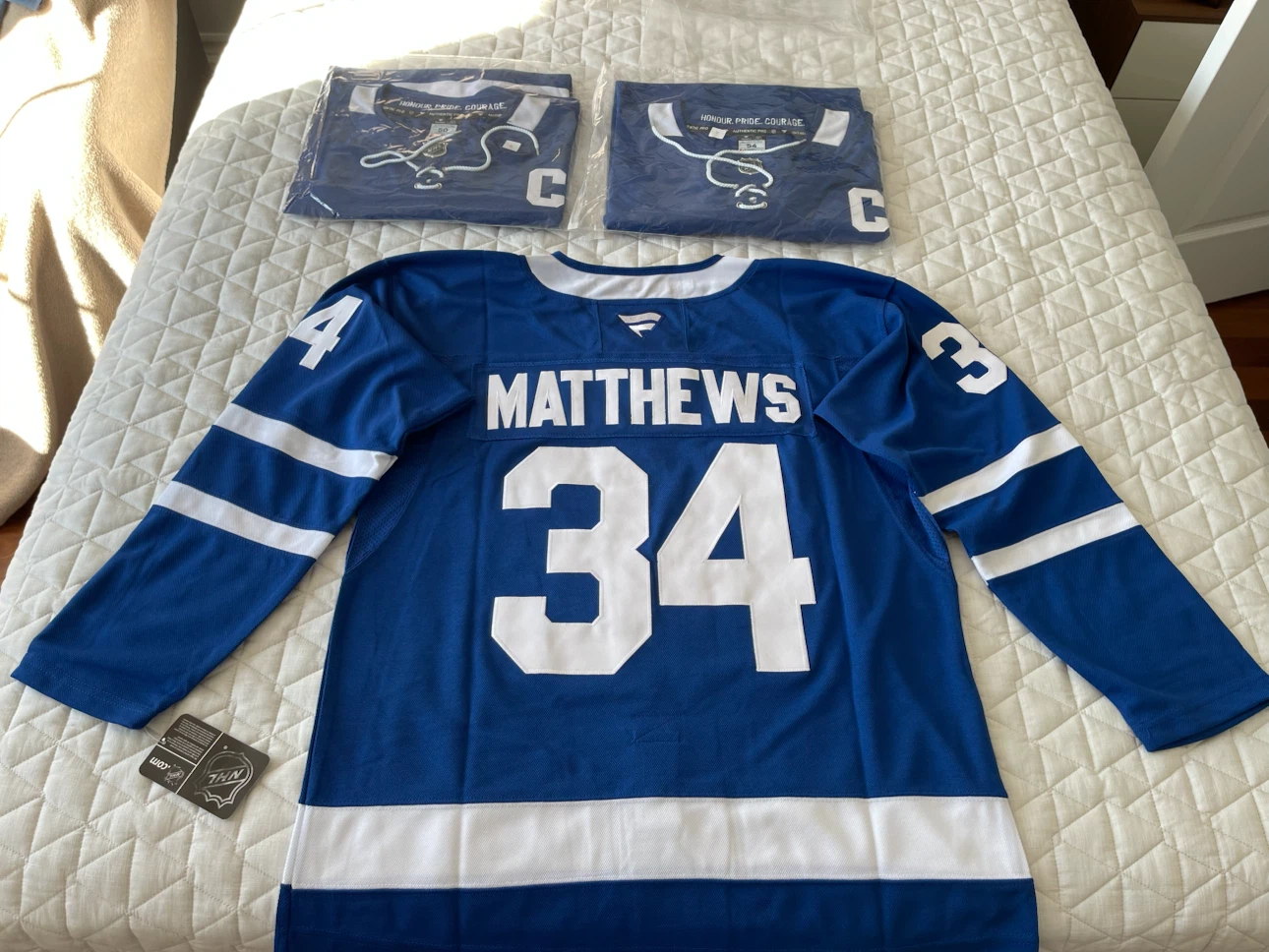 NEW Toronto Maple Leafs Jerseys | 34 - Matthews, Sizes: L, M - photo 3