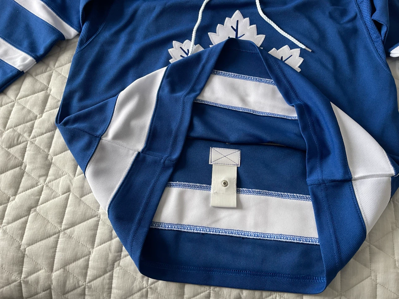 NEW Toronto Maple Leafs Jerseys | 34 - Matthews, Sizes: L, M - photo 5