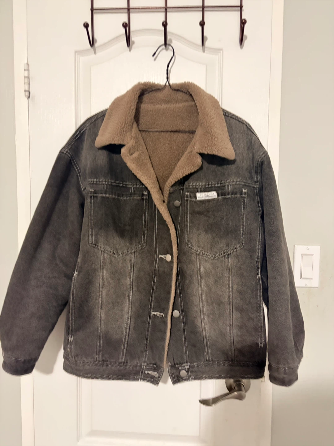 Classic Style Sherpa-Lined Denim Jacket