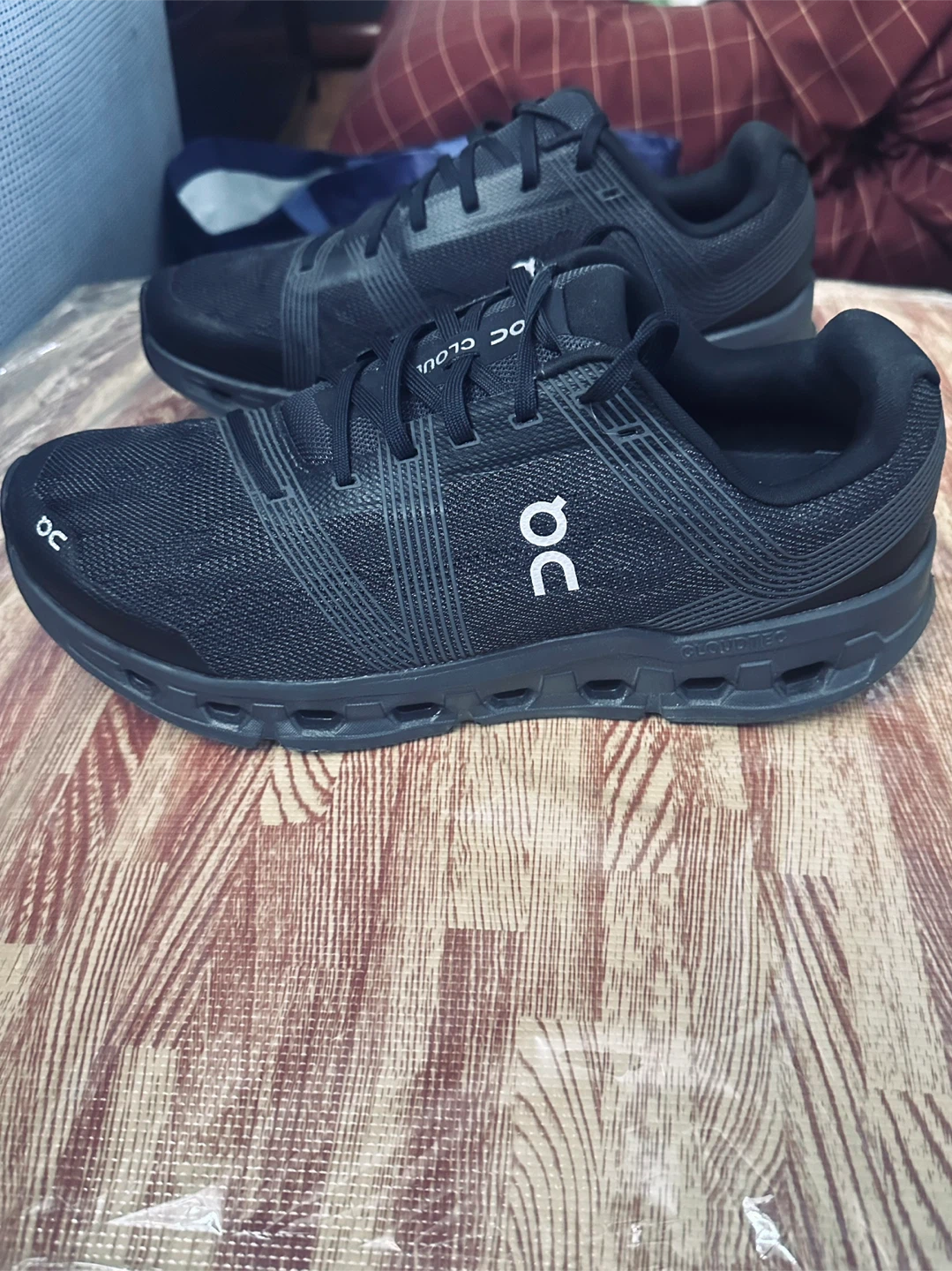 On Cloud Running Shoes Black - photo 3