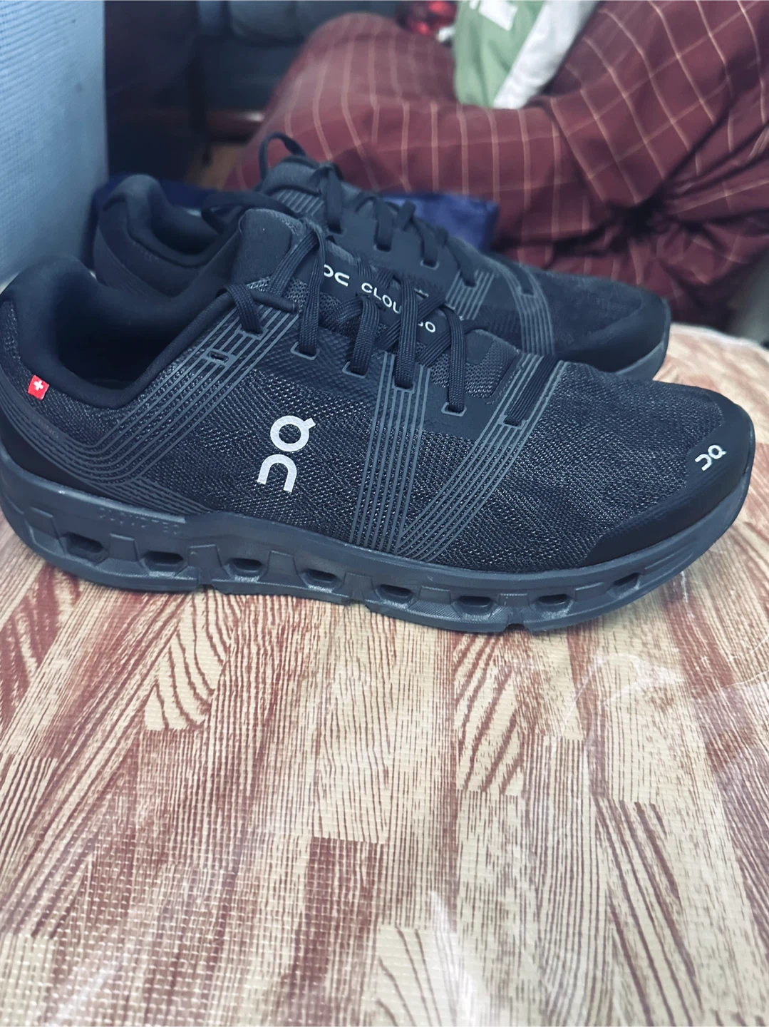 On Cloud Running Shoes Black - photo 5