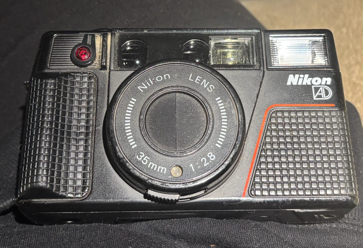 Nikon L35AD 35mm Film Camera - photo 2