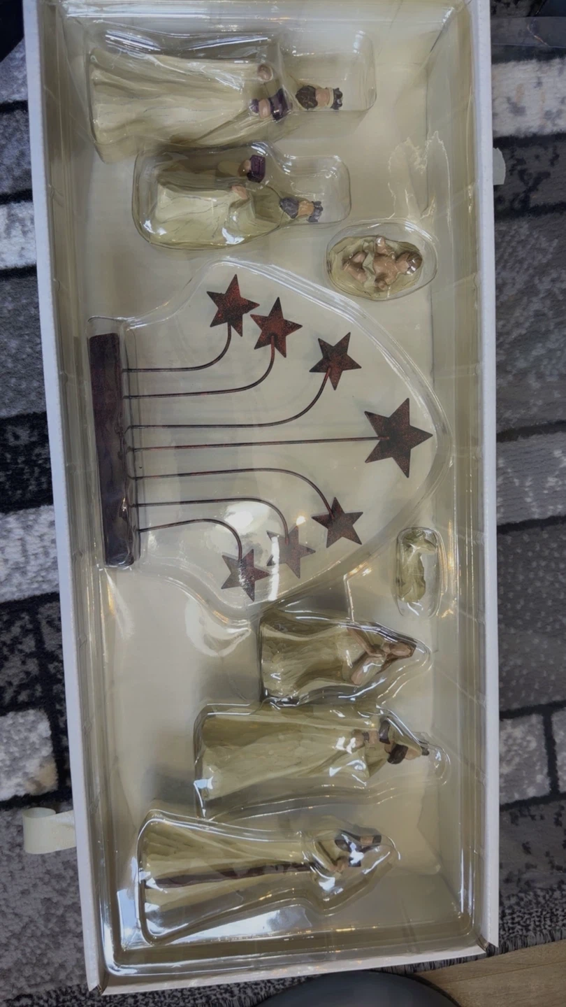 8-Piece Nativity Set with Star Backdrop - photo 2