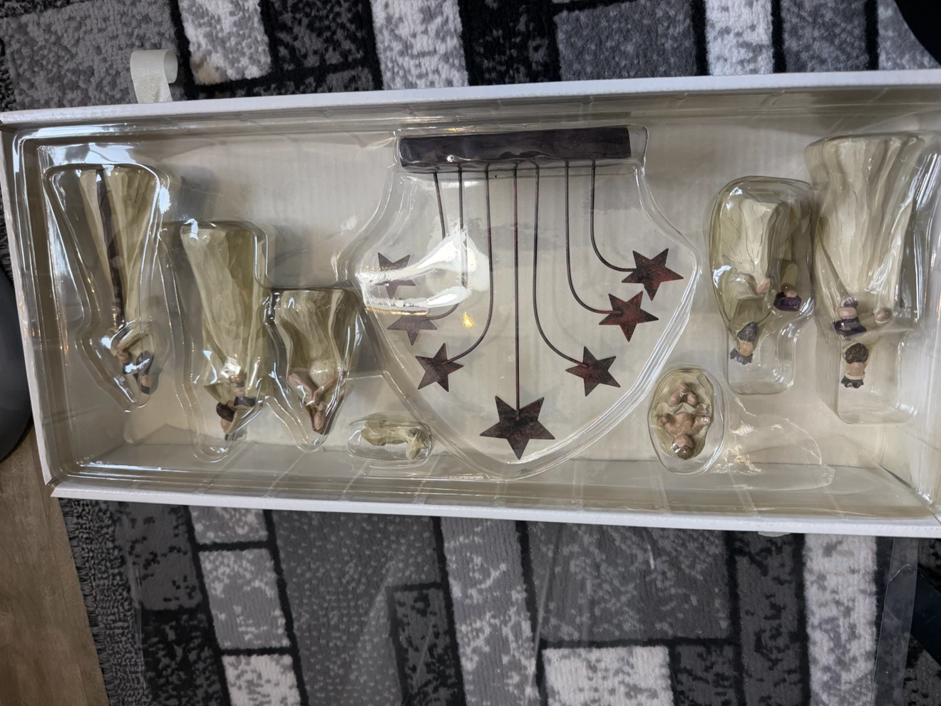 8-Piece Nativity Set with Star Backdrop - photo 4