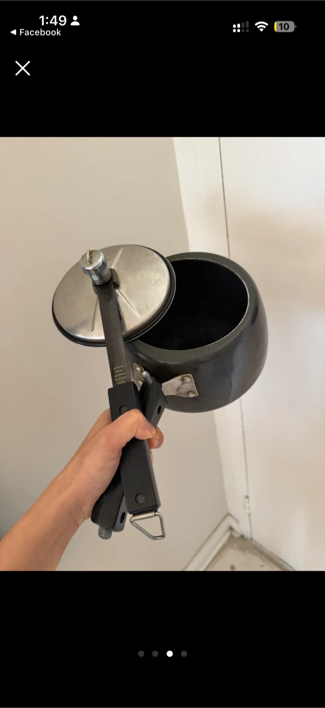 Hawkins Pressure Cooker