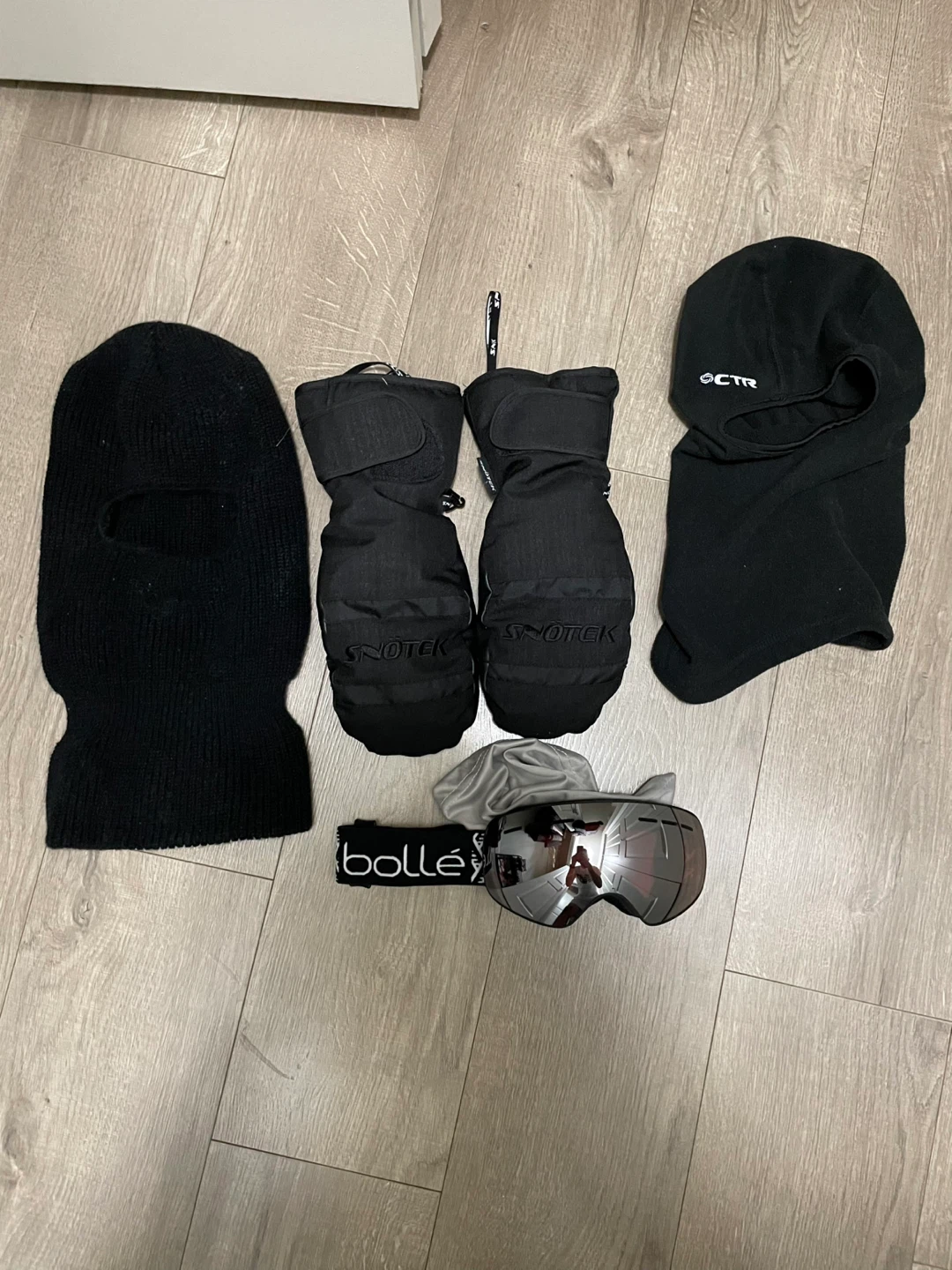 Ski/Snowboard Clothing Set with Accessories - photo 3