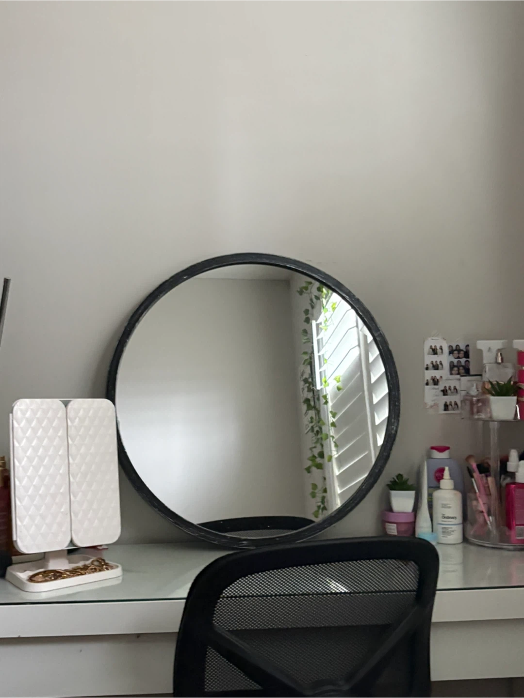 Round Black Wall Mirror