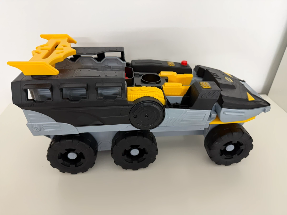 Batman Transforming Bat-Tank - photo 2