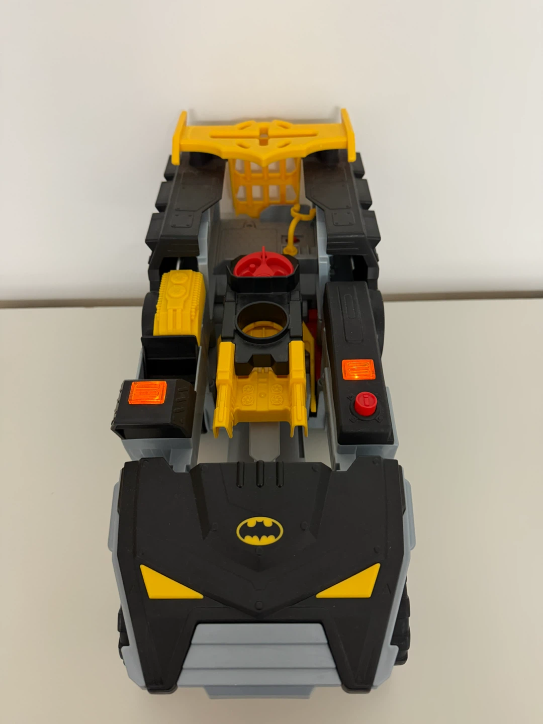 Batman Transforming Bat-Tank - photo 3