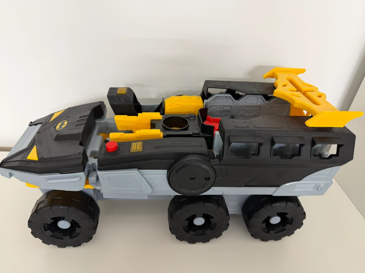 Batman Transforming Bat-Tank - photo 4