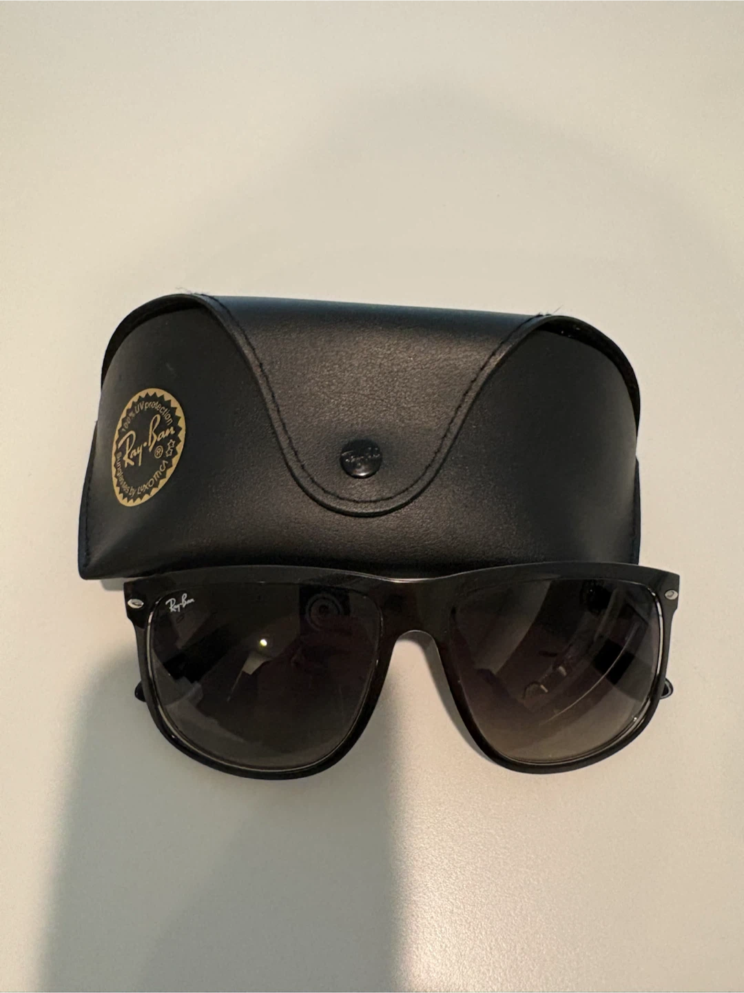 Ray-Ban Sunglasses with Case - photo 2