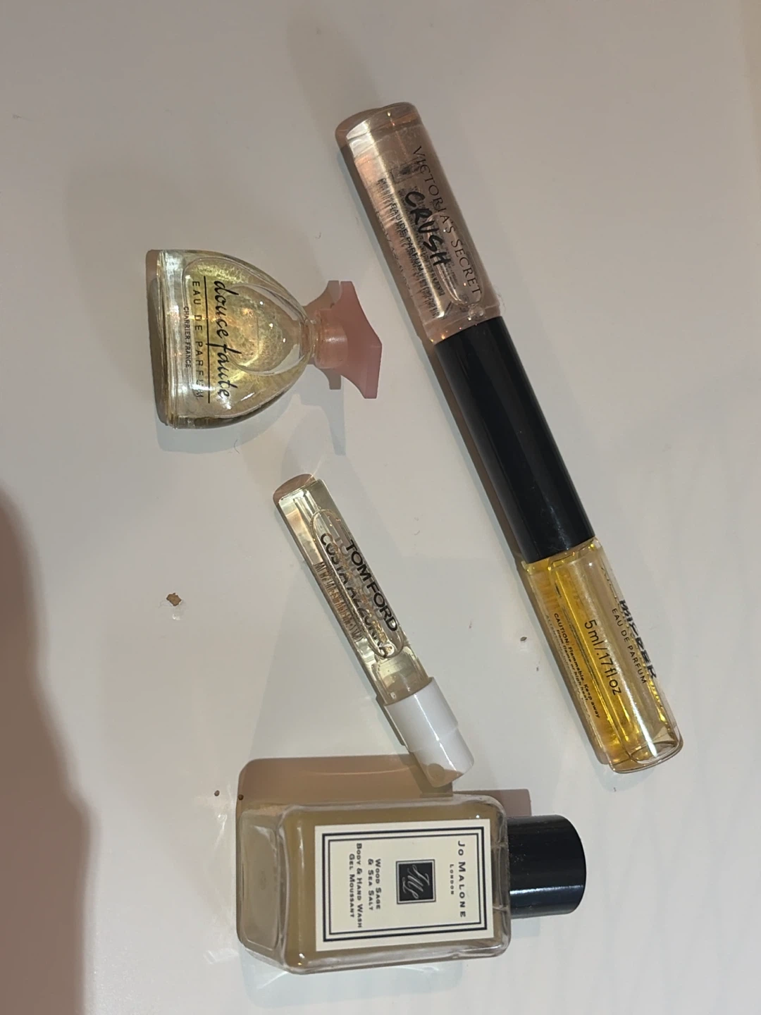 Assorted small size cologne/perfumes