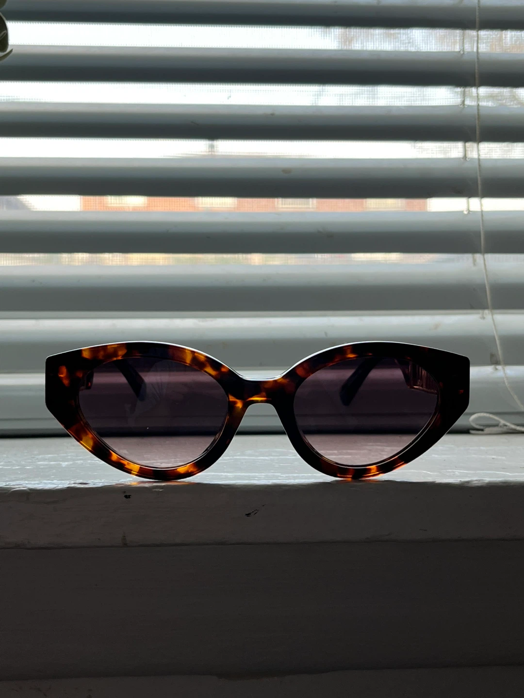 Moschino Tortoiseshell Sunglasses - photo 2
