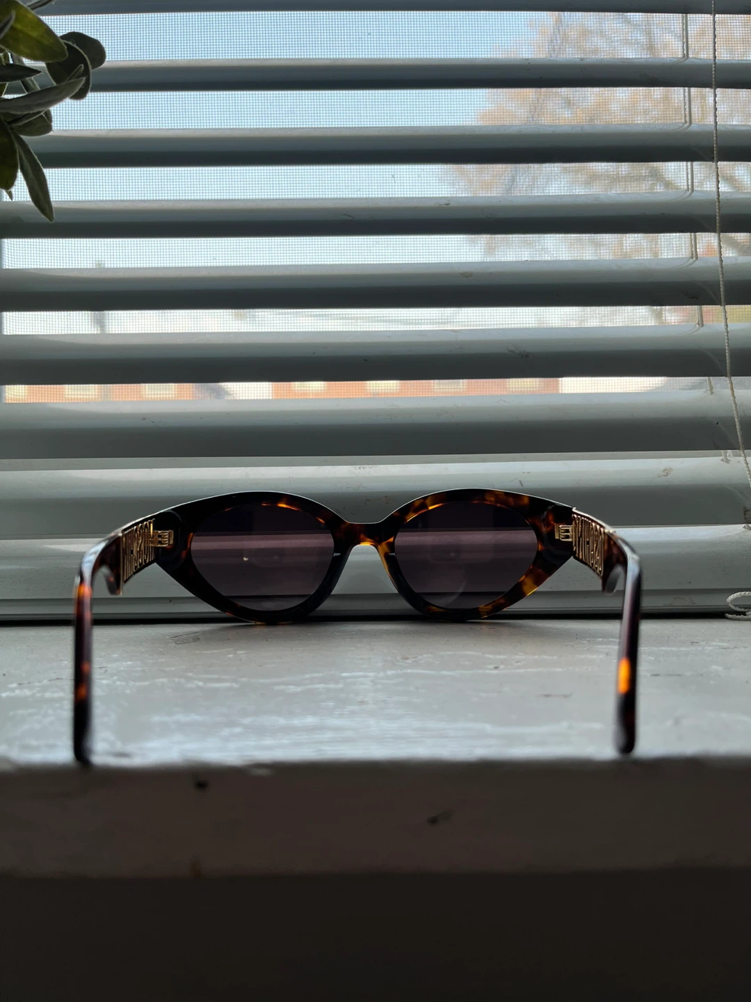 Moschino Tortoiseshell Sunglasses - photo 3