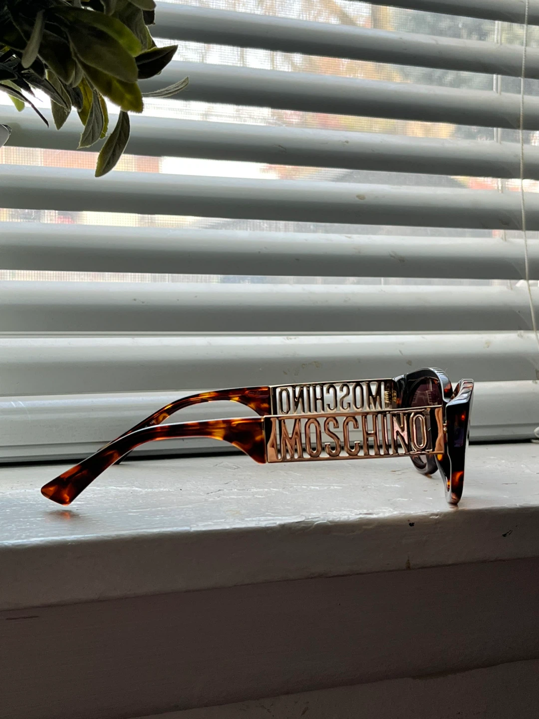 Moschino Tortoiseshell Sunglasses - photo 4