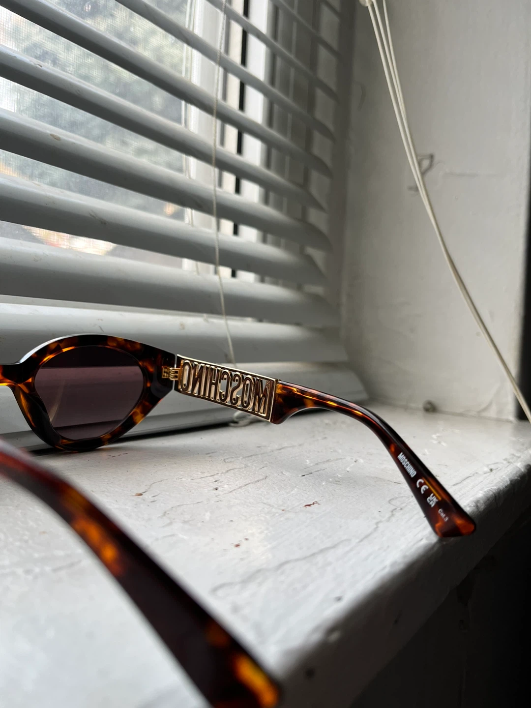 Moschino Tortoiseshell Sunglasses - photo 5