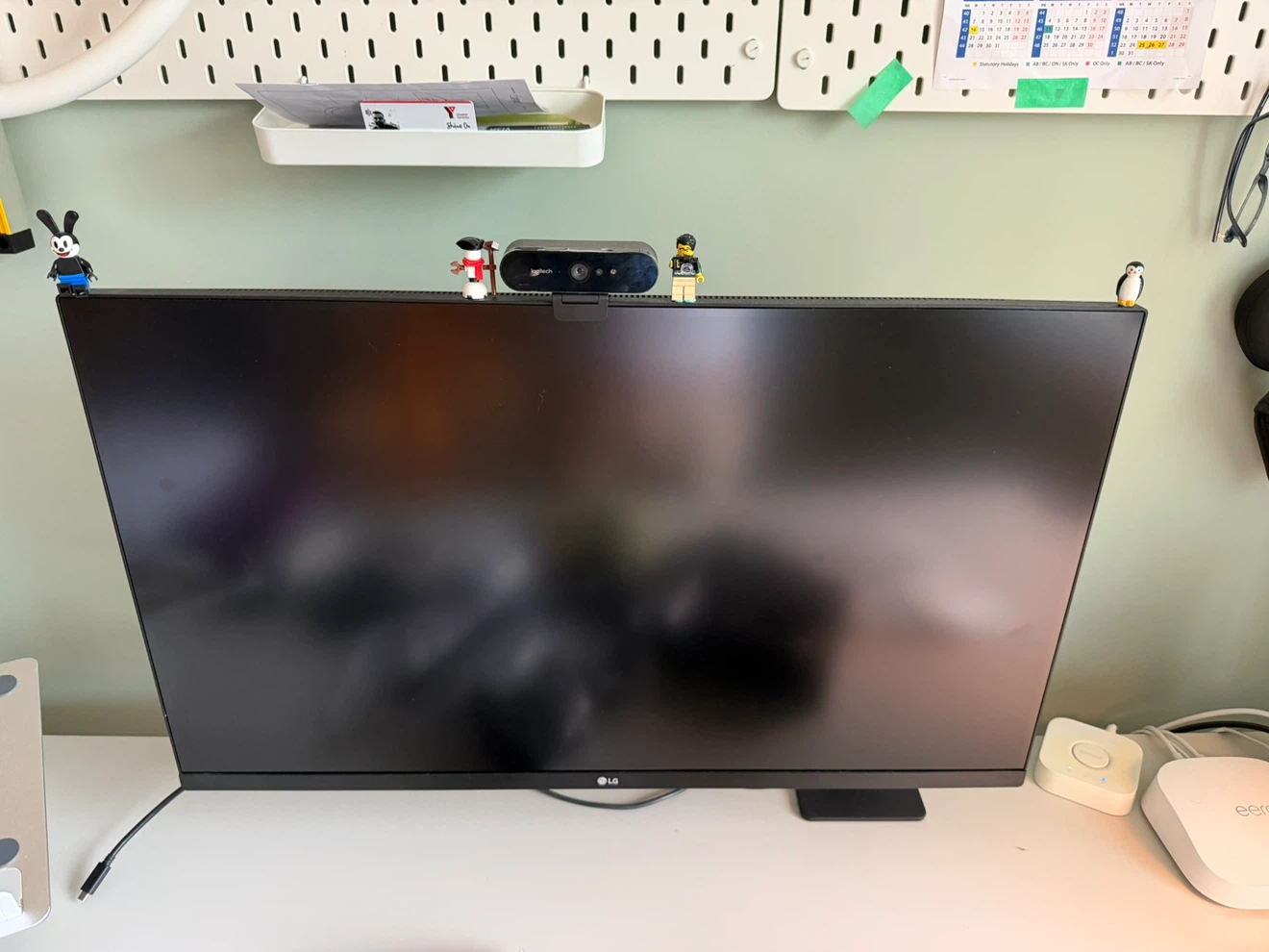 [Moving Sale] LG UltraFine 32" 4K Monitor with Ergo Arm Stand - photo 2