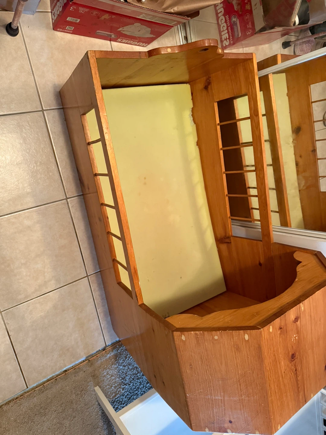 Changing Table & wooden rocking crib - photo 2